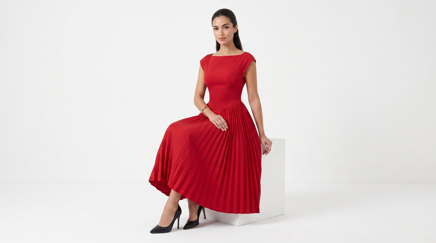 BACKLESS VINTAGE – Tailliertes Maxikleid im Retro-Look