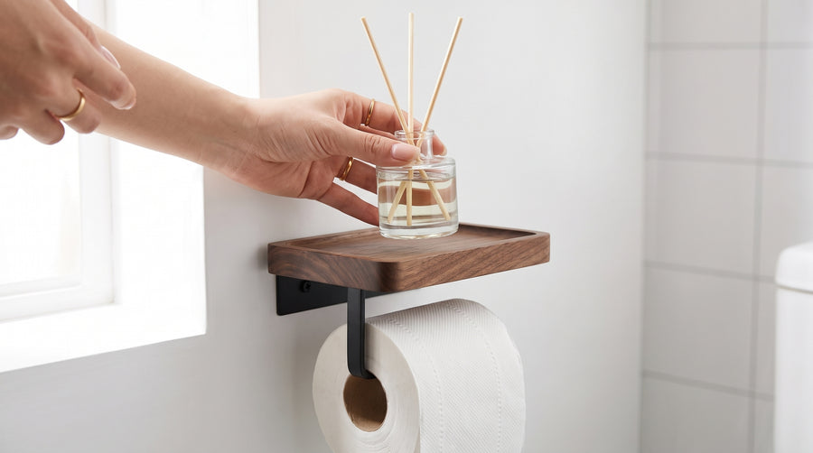 WALNUT BATH – Toilettenpapierhalter mit Ablage, wandmontiert