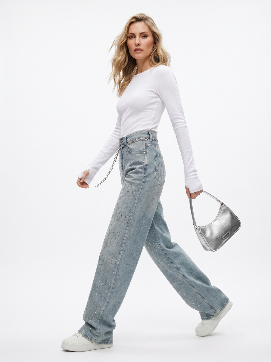 CHAIN DENIM – Wide-Leg Jeans mit Strass & Kettengürtel